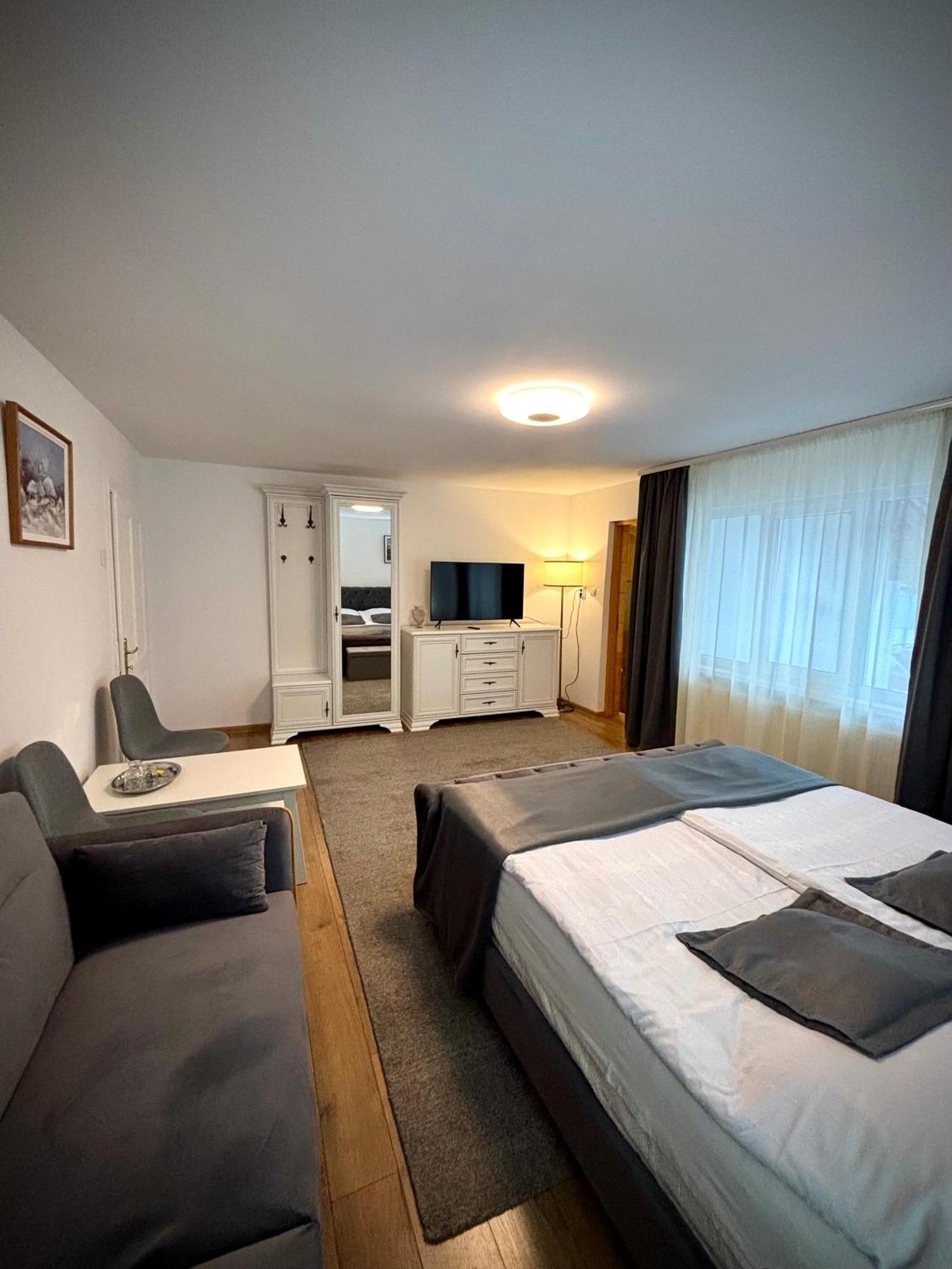 Pensiunea Casa-Stefanel Sadova  Bagian luar foto