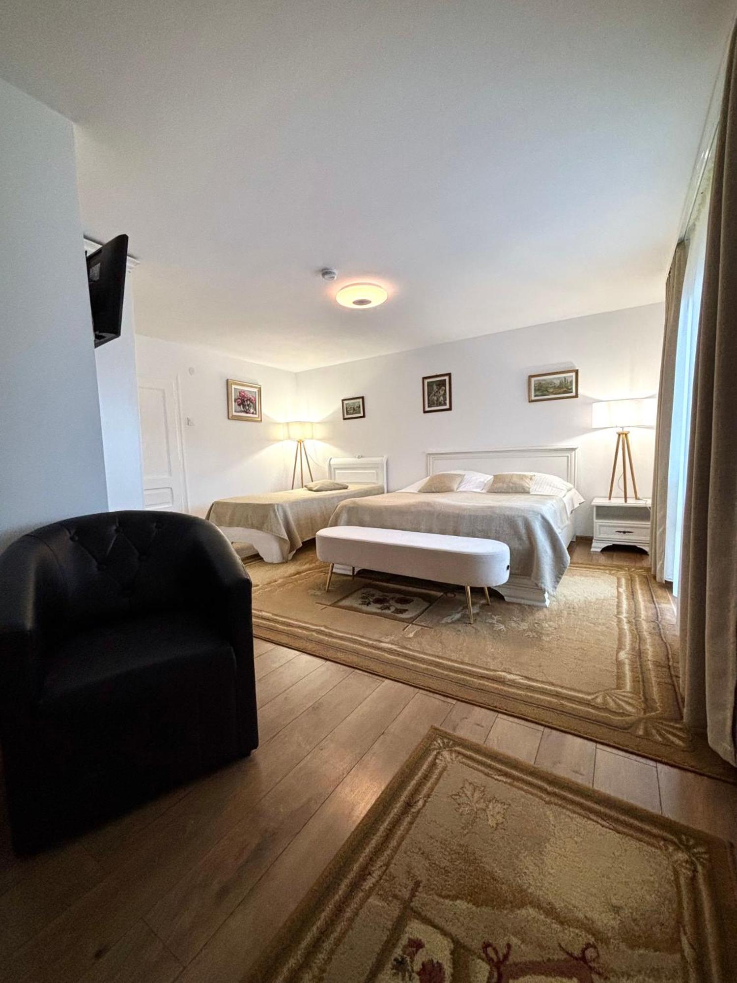 Pensiunea Casa-Stefanel Sadova  Bagian luar foto