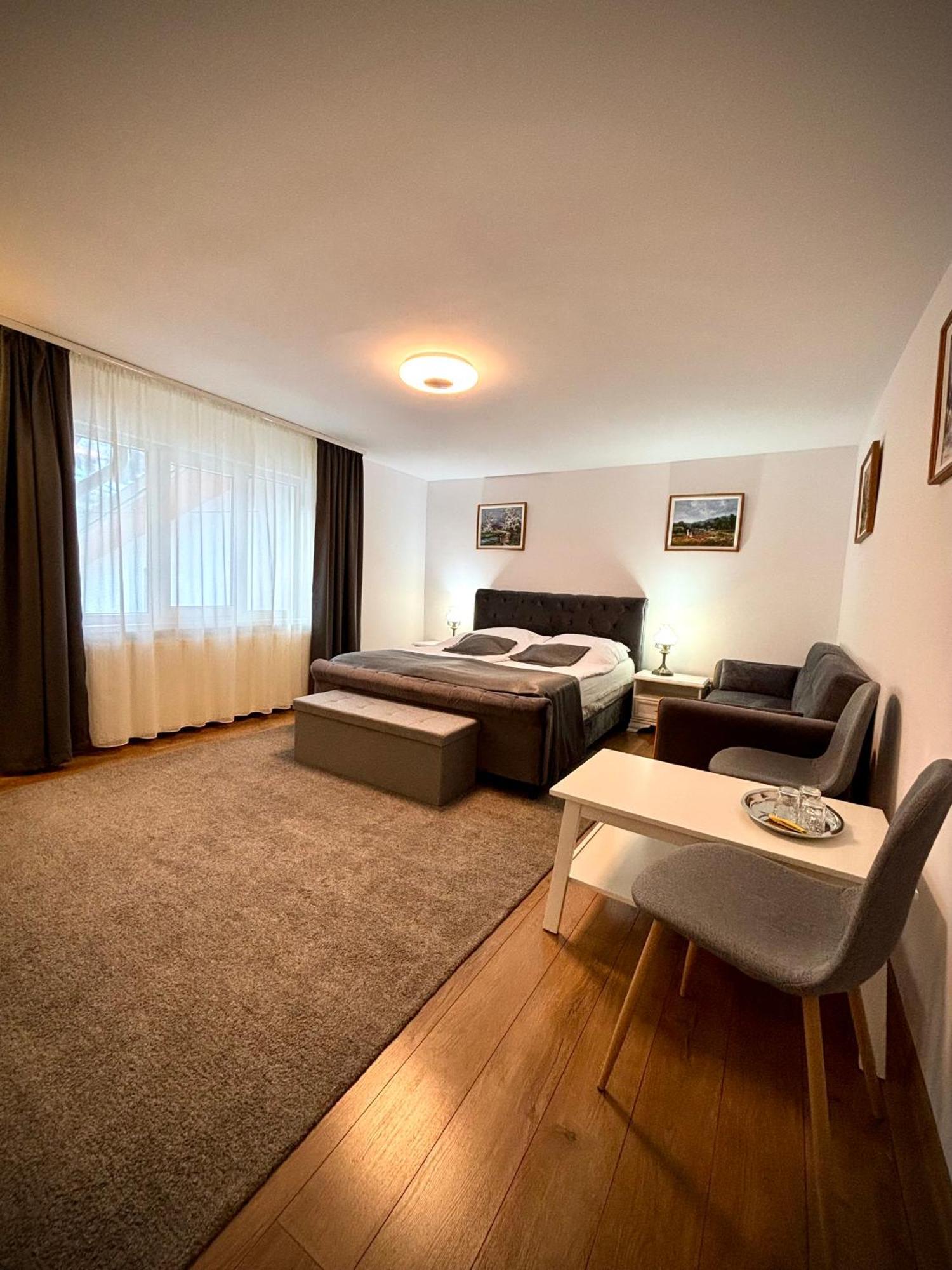 Pensiunea Casa-Stefanel Sadova  Bagian luar foto