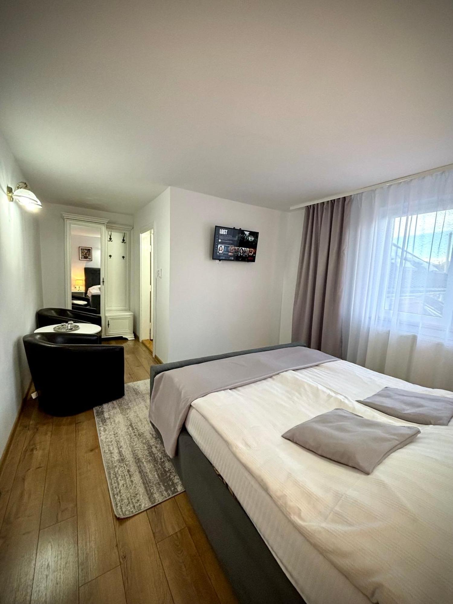 Pensiunea Casa-Stefanel Sadova  Bagian luar foto